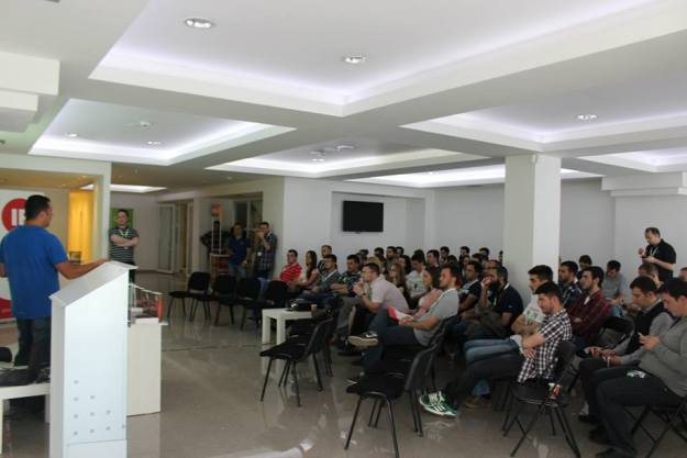 970712_520254081371231_961765014_n